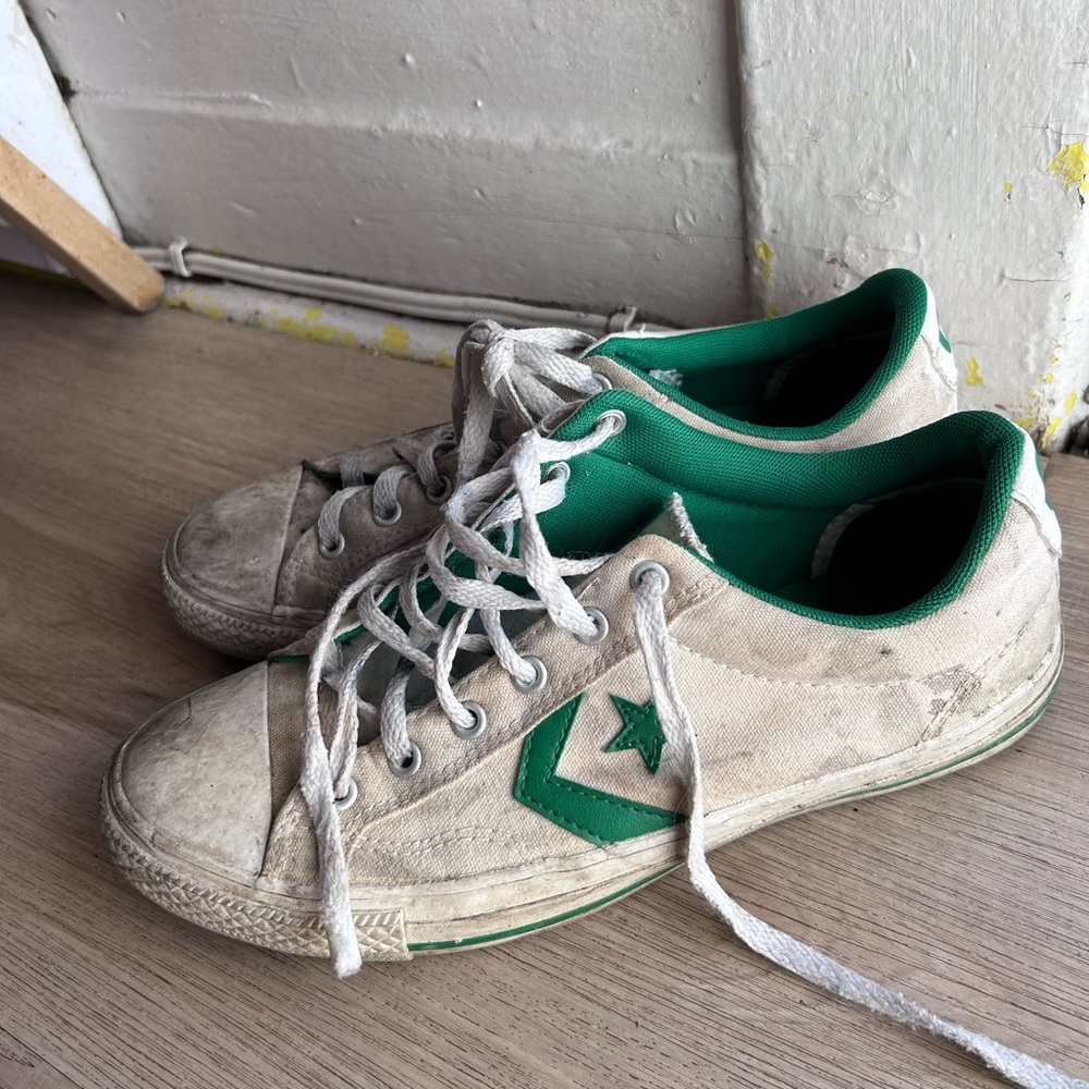 White and green converse one stars size 7 men’s 9 women’s
